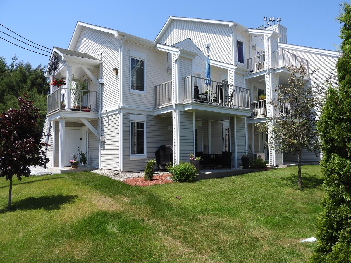Condo Entre Ville/Nature Magog Exterior photo